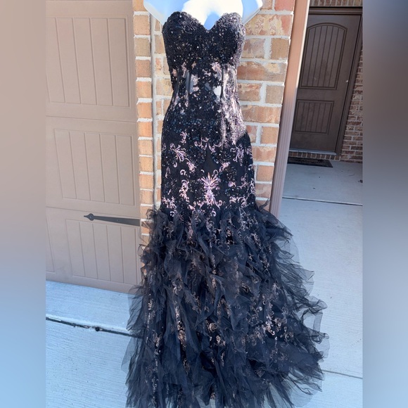 Jovani Elegant Black snd gold Strapless Gown size 12 - Picture 4 of 13